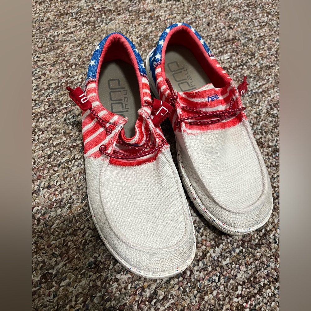 Hey Dude American size 8